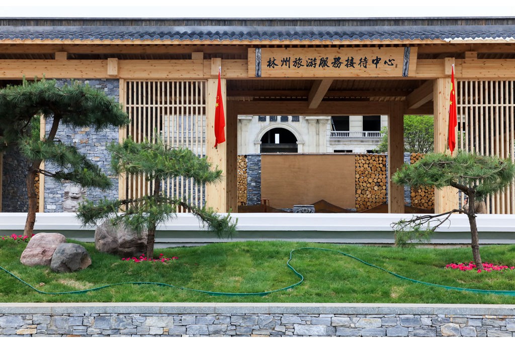 安林高速口一道靚麗的風(fēng)景——游客服務(wù)接待中心 (18)